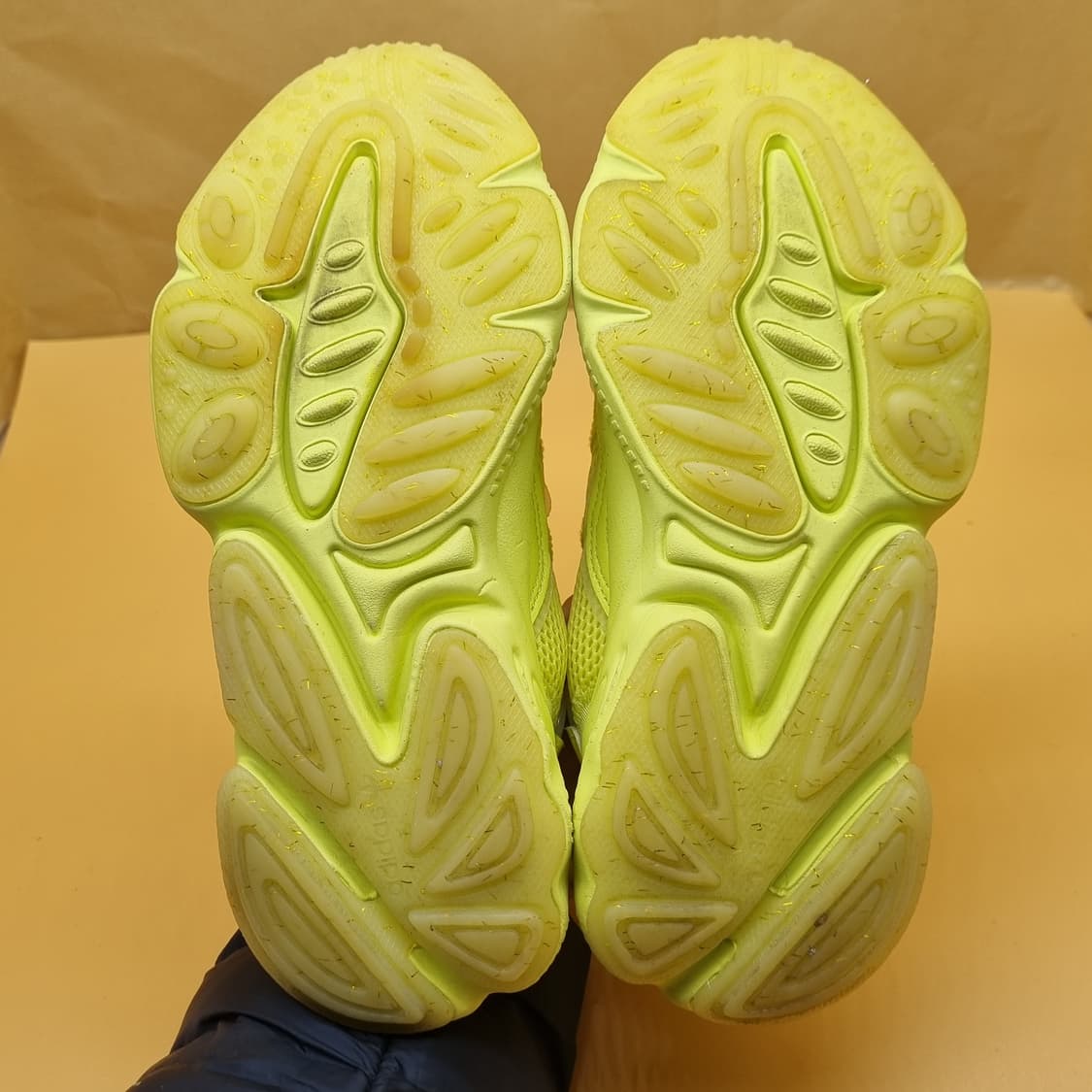 아디다스 오즈위고 형광 운동화 220 상품이미지3