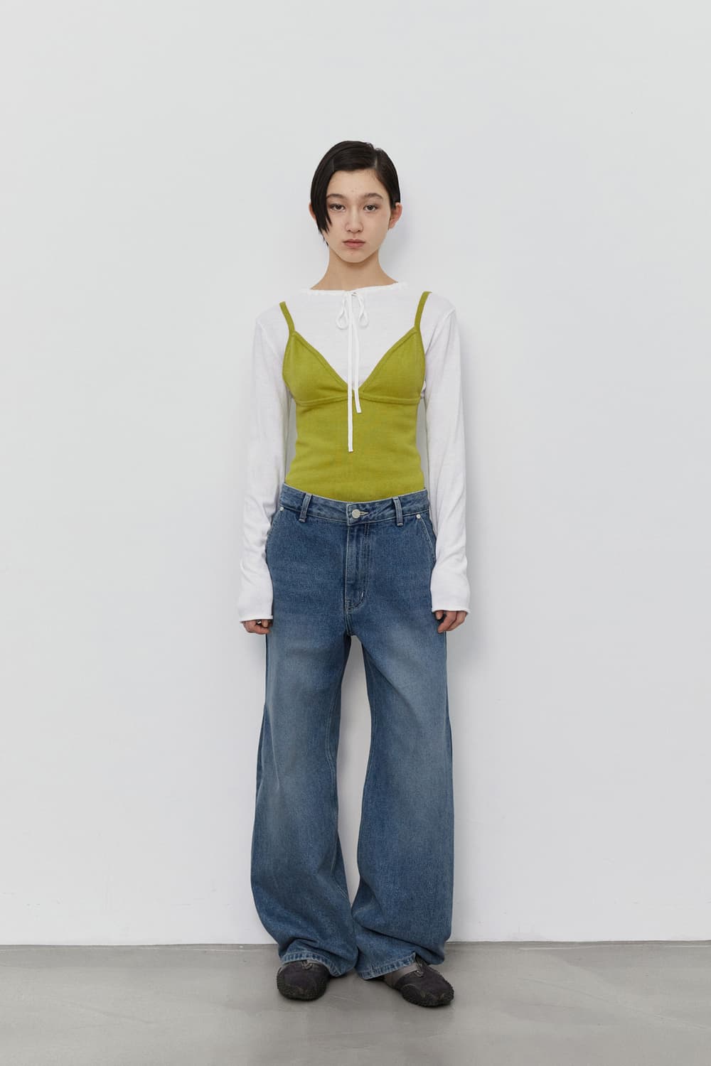 버뮬라 커브드 데님 팬츠 미드블루 상품이미지1