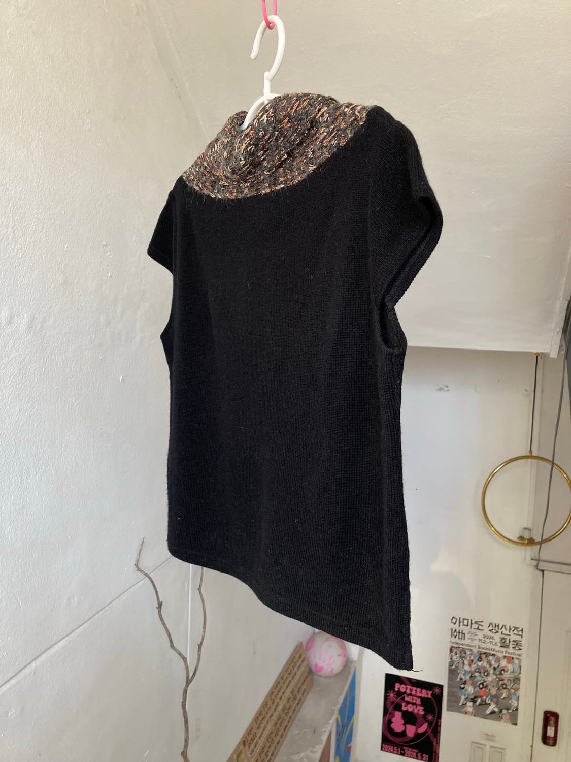 넥 디테일 캡소매 크롭 니트 상품이미지6