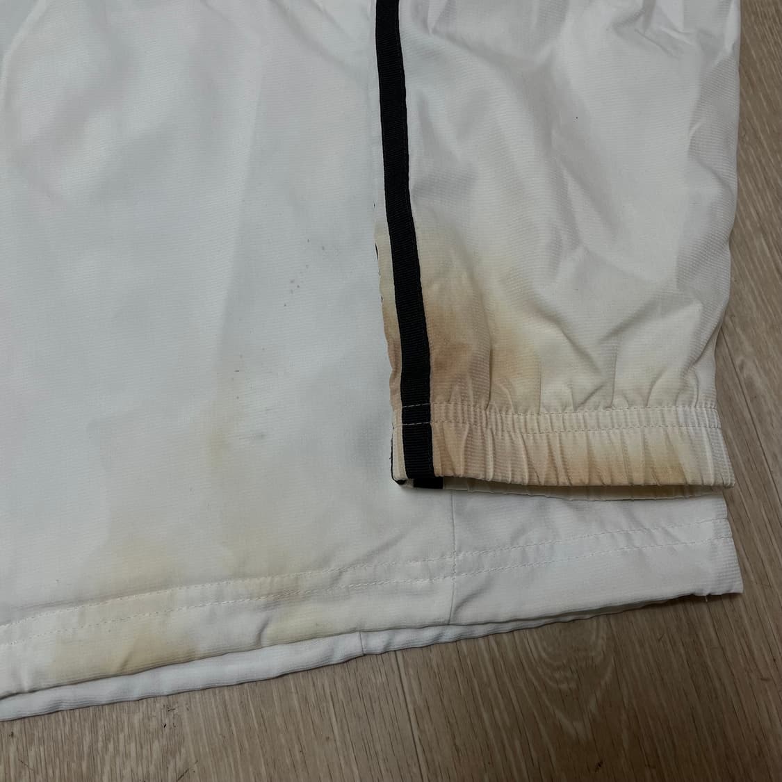 아디다스 화이트 레드 라인 바람막이 L/100 상품이미지9