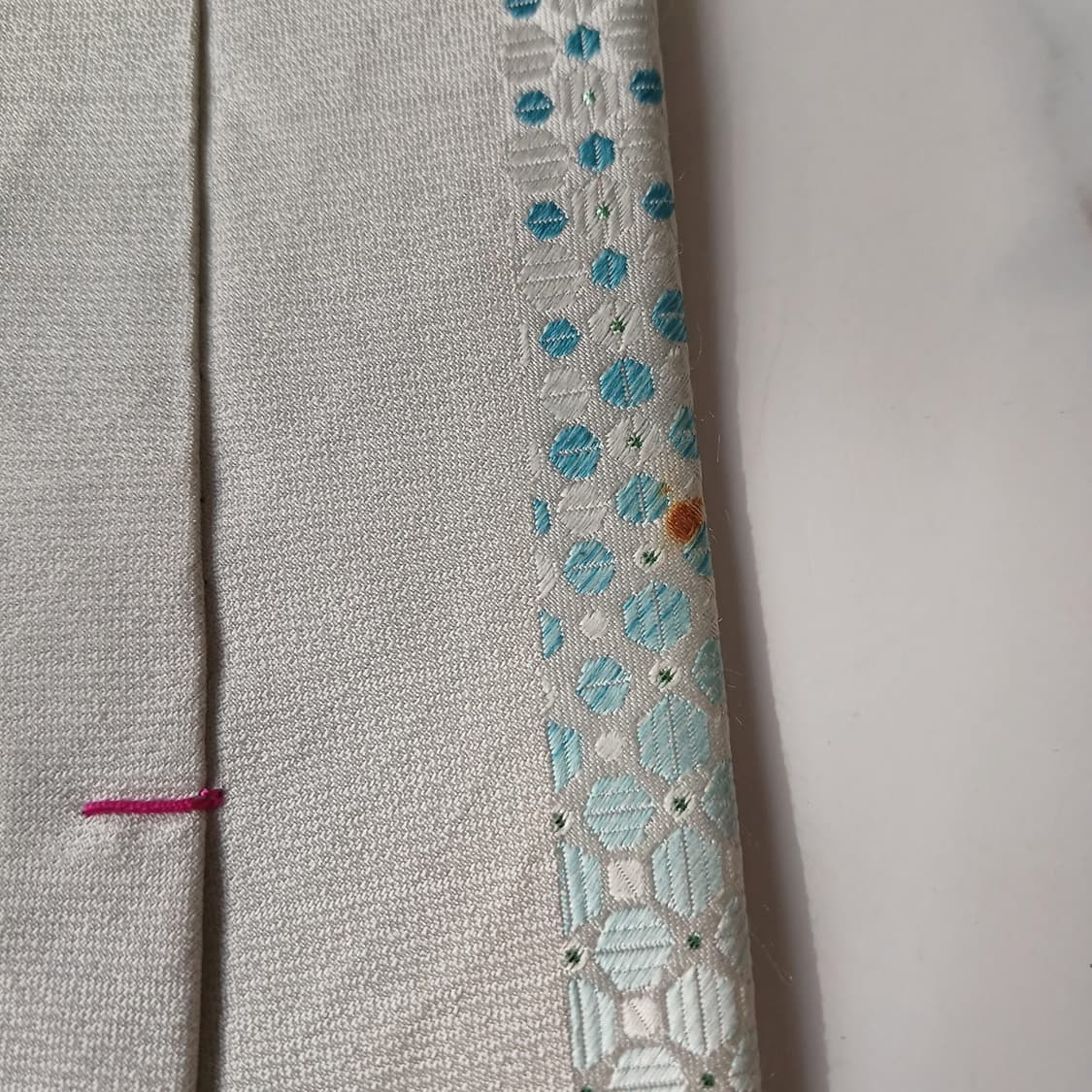 밀라숀 실크 아이보리 기하 패턴 넥타이 8.8cm A등급 A19876
 상품이미지8