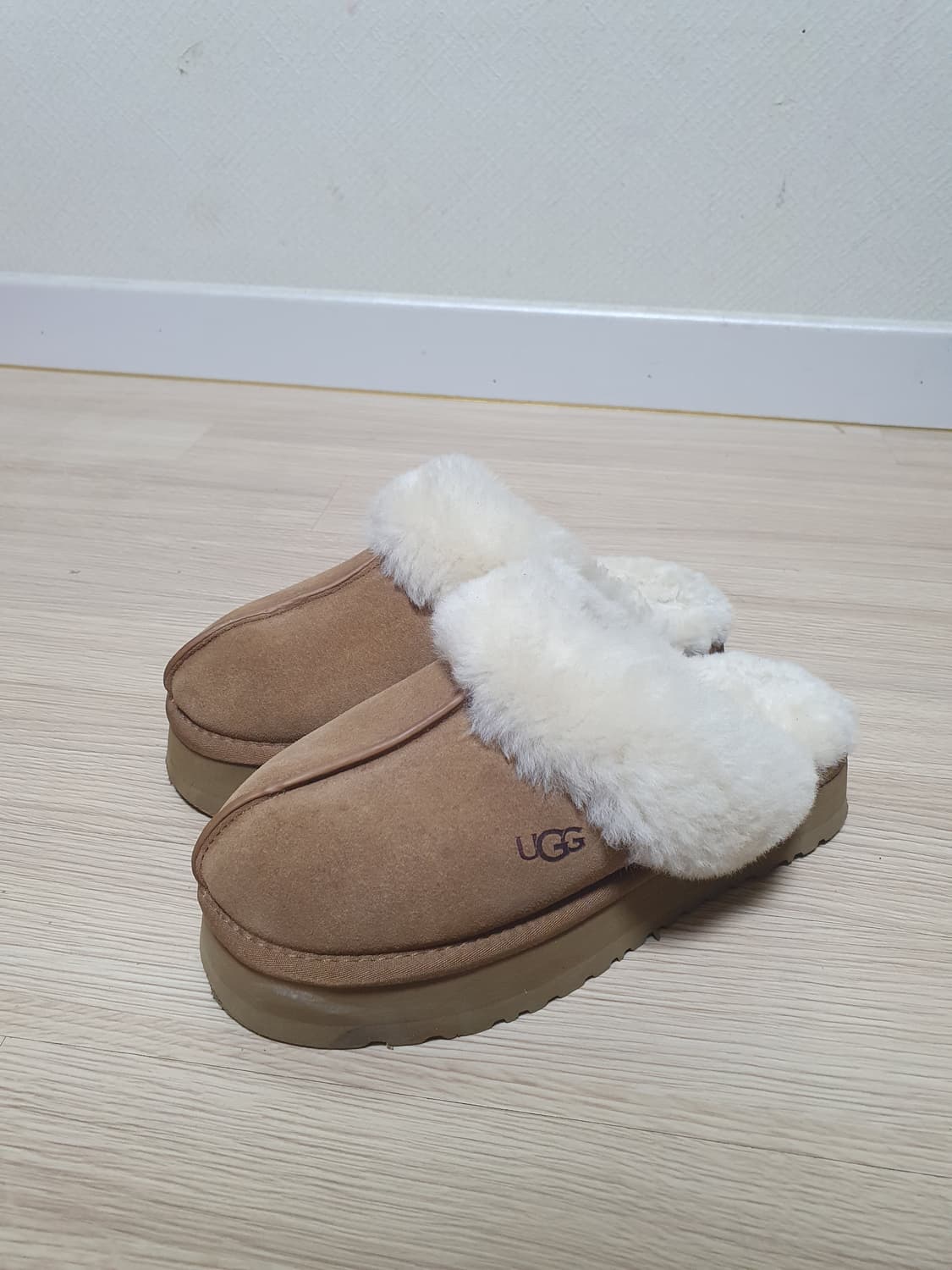 어그 디스케트 털 슬리퍼 240 상품이미지4