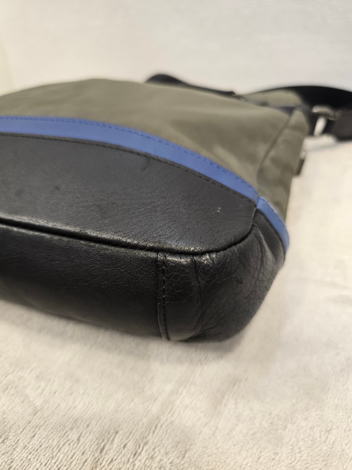 코치 남성 크로스백 올리브색 상품이미지7