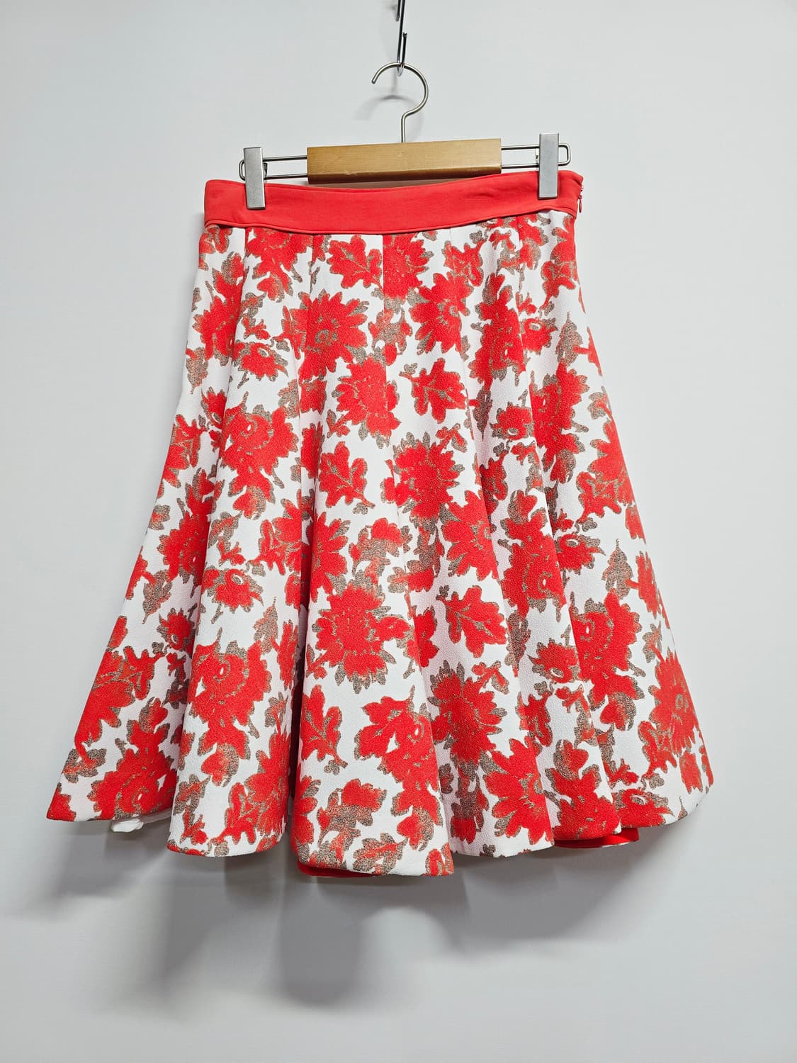 jj지고트 플레어 스커트  플라워 패턴 상품이미지1