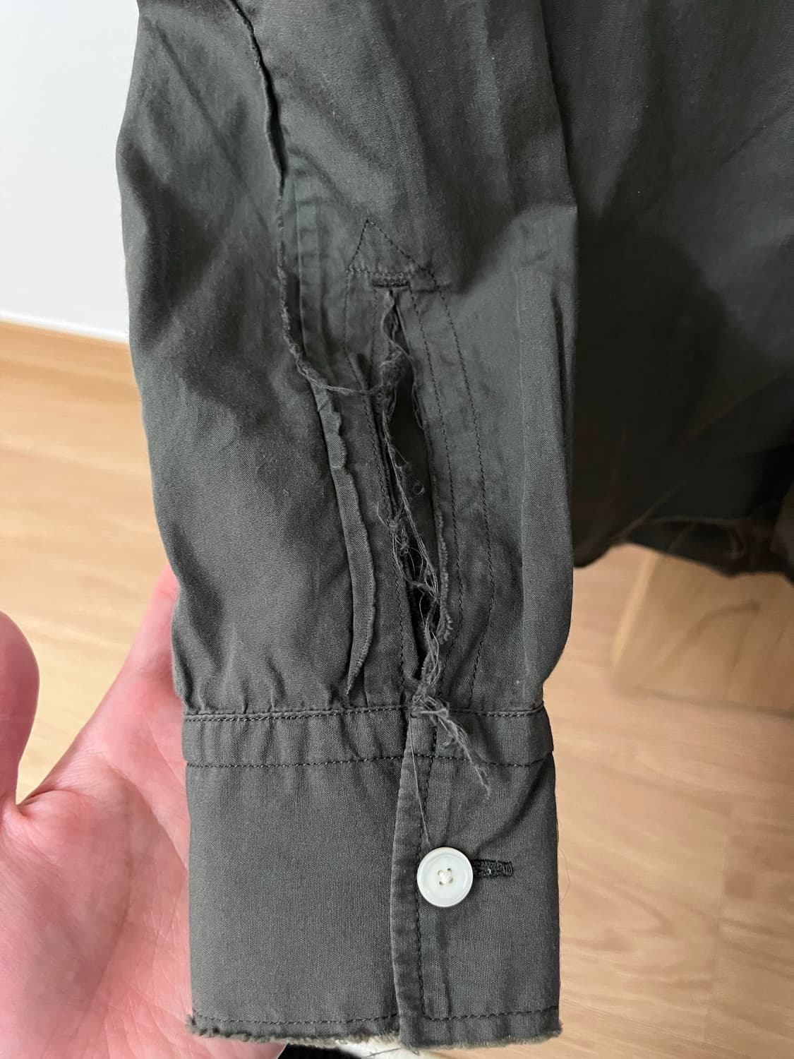 솔로이스트 셔츠 상품이미지3