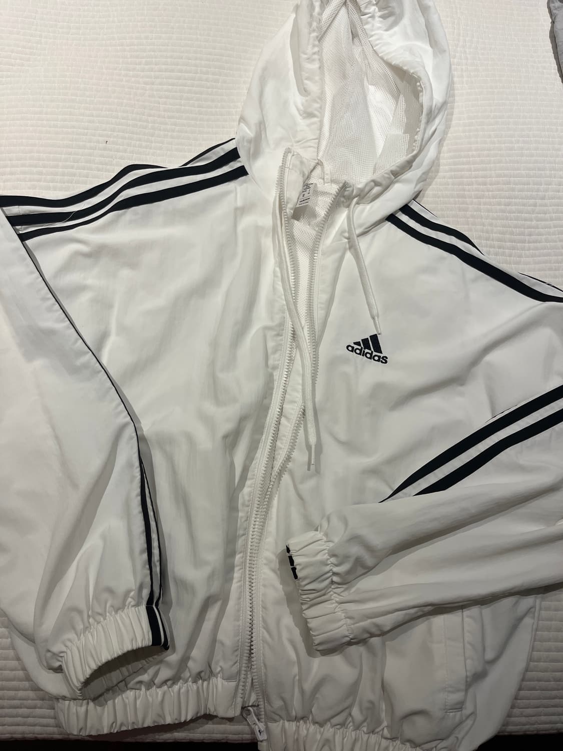 아디다스 크롭 윈드브레이커 바람막이 상품이미지1