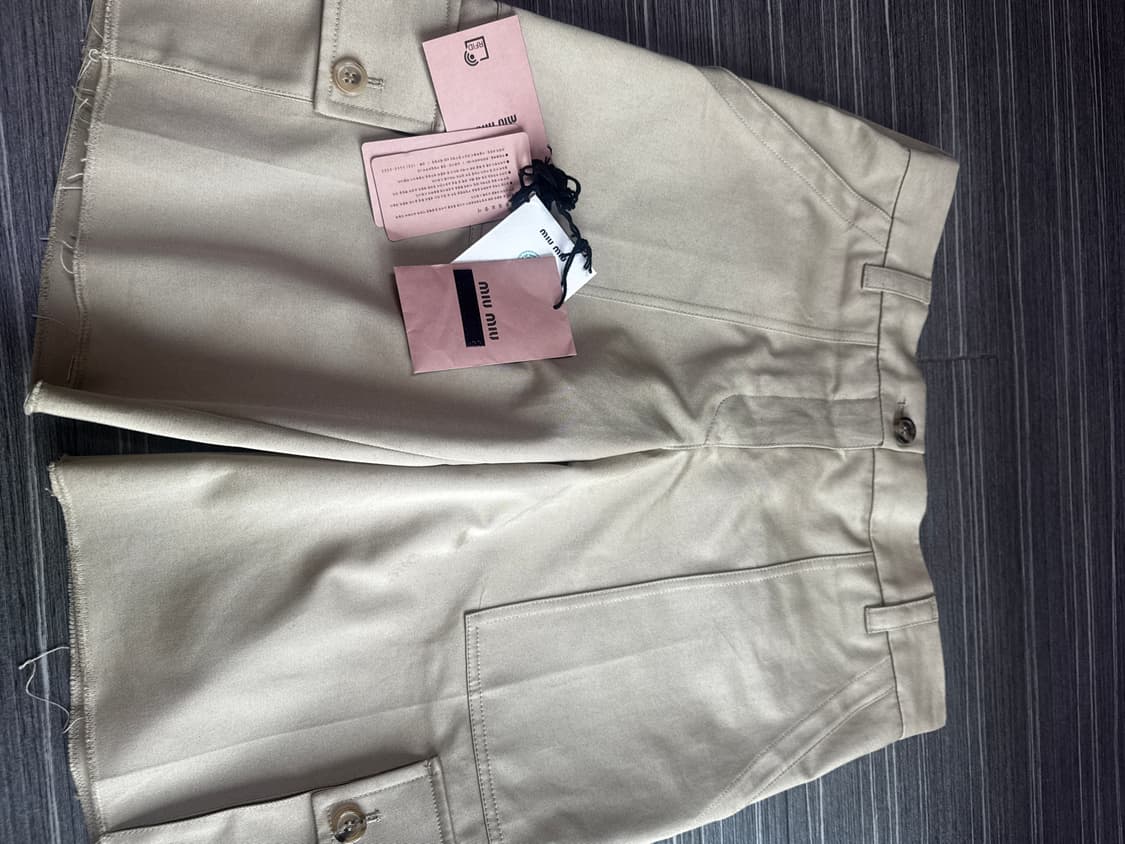 미우미우 버뮤다 쇼츠 36 정품 상품이미지8