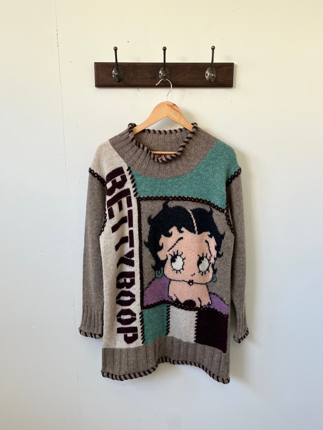 90‘s BETTY BOOP 오버 스웨터 상품이미지1