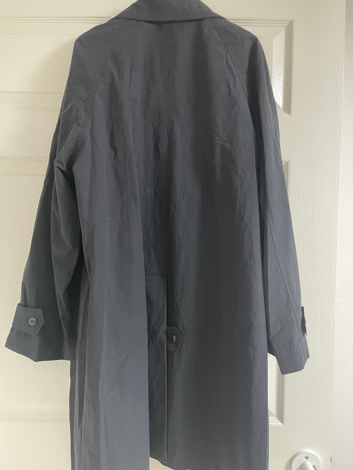 모데스트 무드 파워 트렌치 코트 블랙 상품이미지4