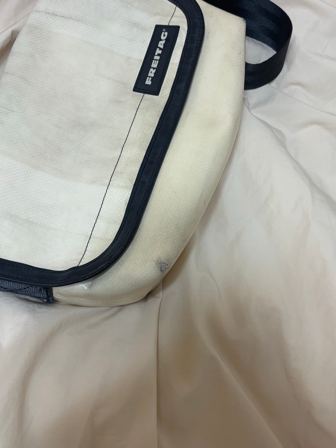 프라이탁 하와이파이브오 아이보리 상품이미지3