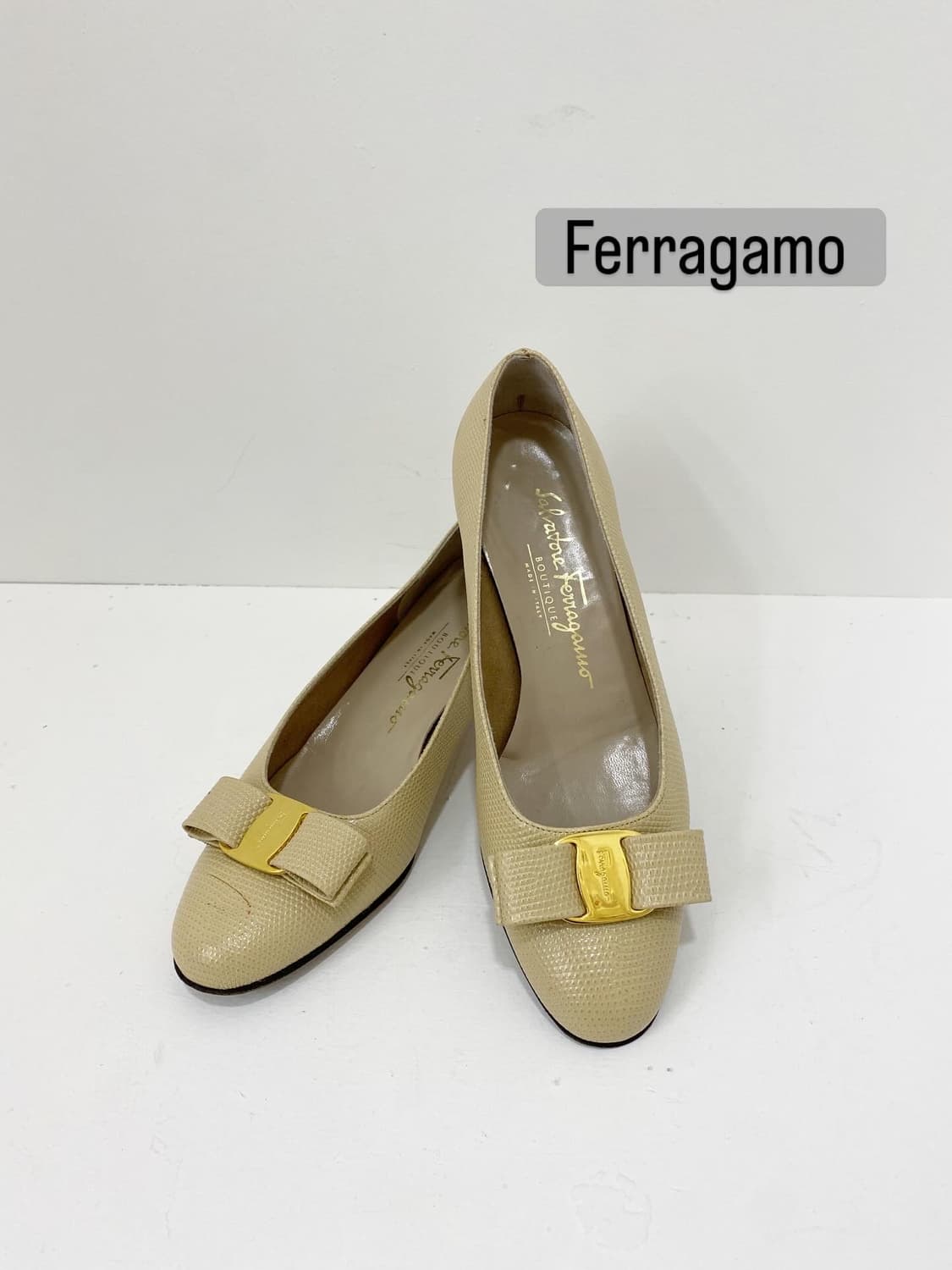 Ferragamo 베이지 리본 슈즈 상품이미지1