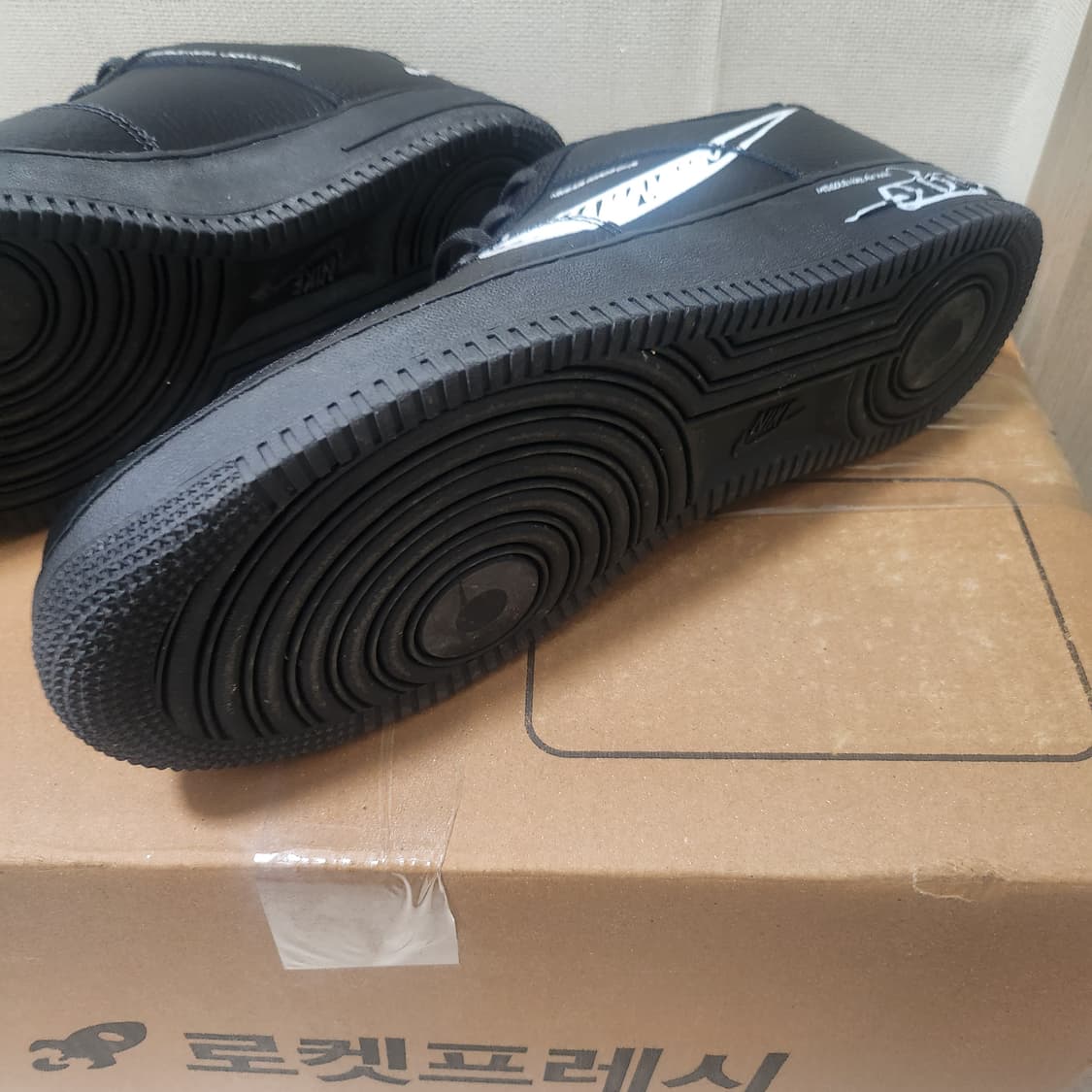 나이키 에어포스1 스케치블랙 280 상품이미지3