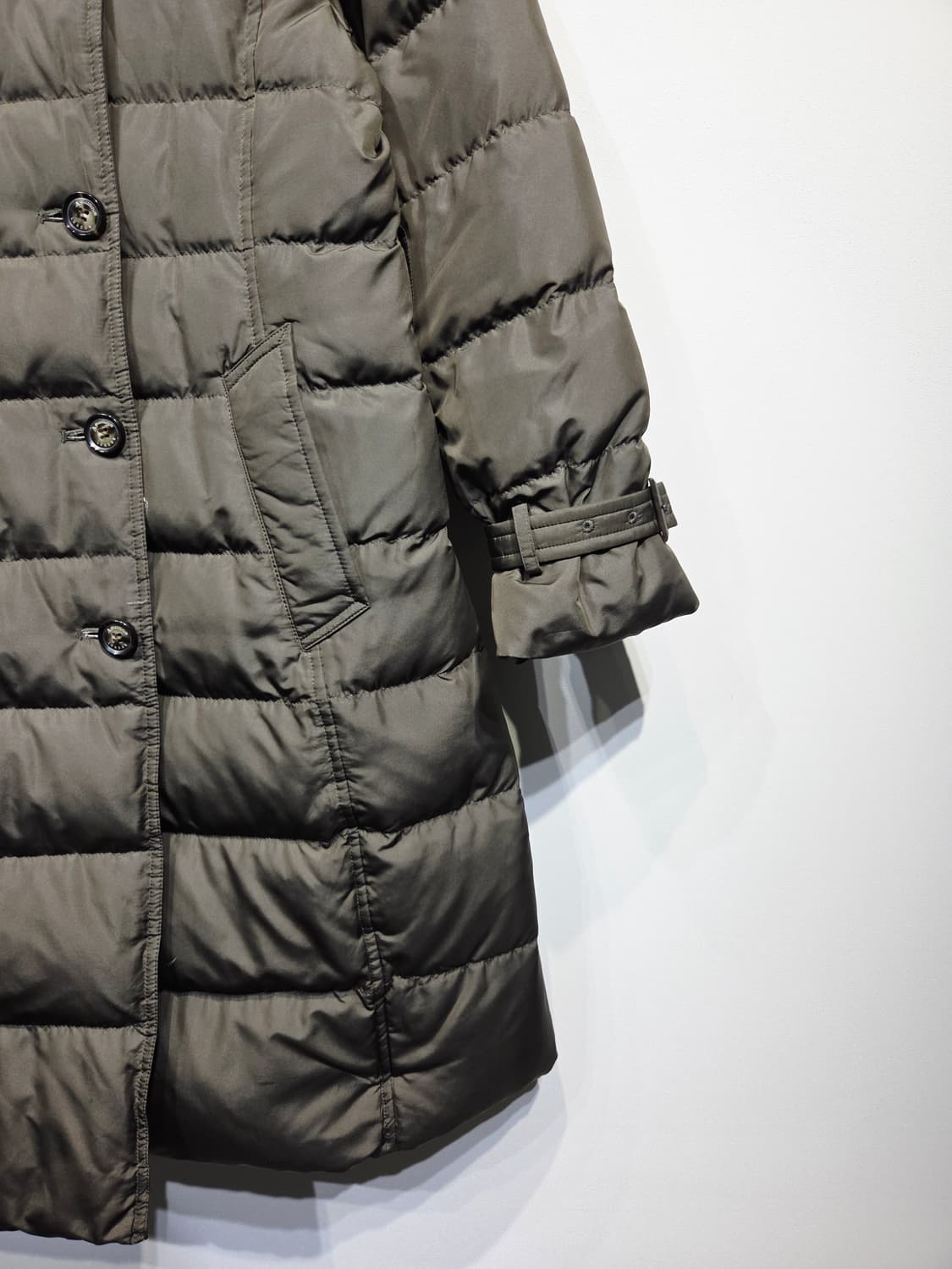 아쿠아스큐텀 시그니처 클럽체크 구스다운 더블 롱 패딩 상품이미지5