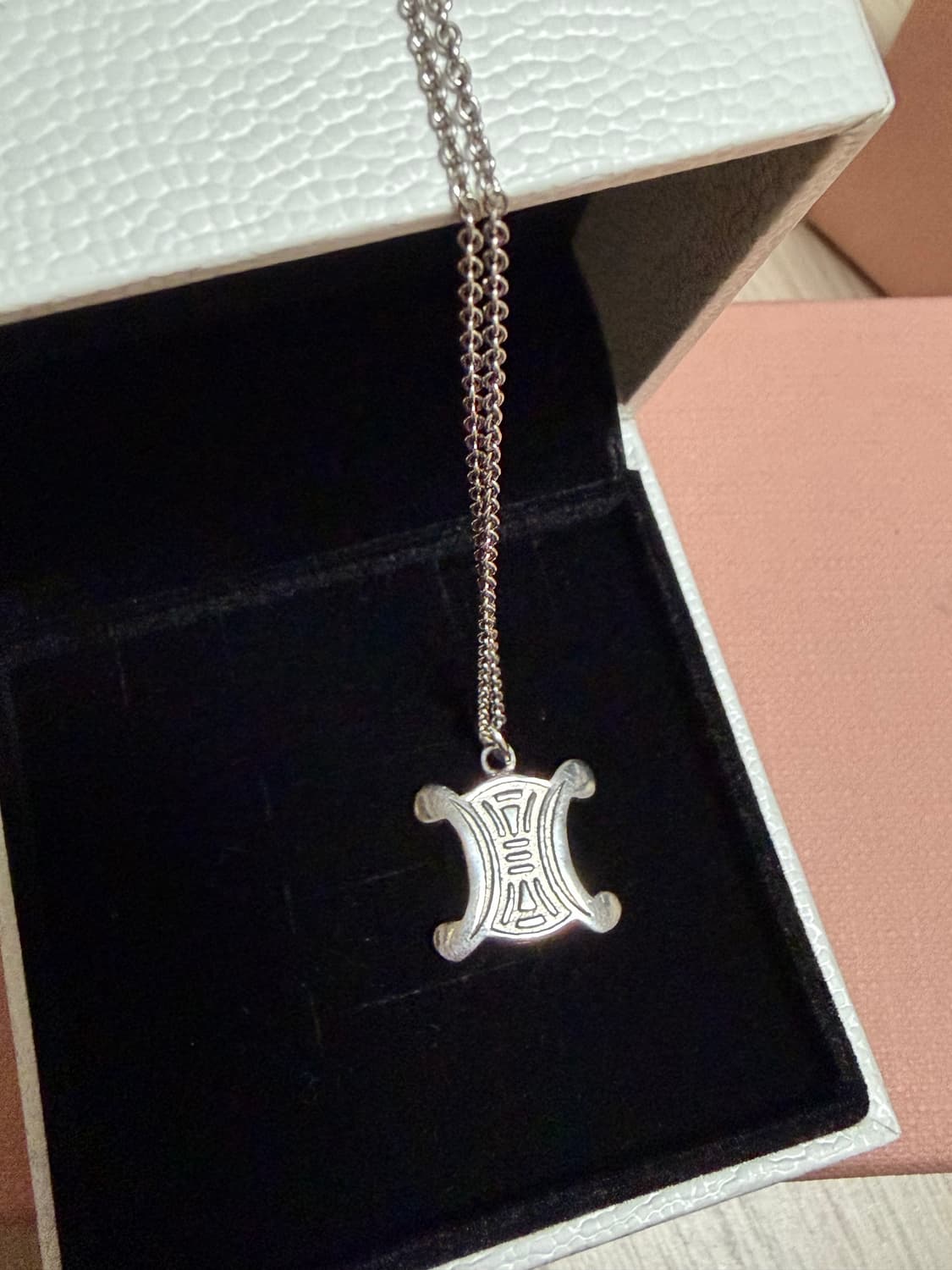 셀린느 트리옹프 실버 목걸이 상품이미지1