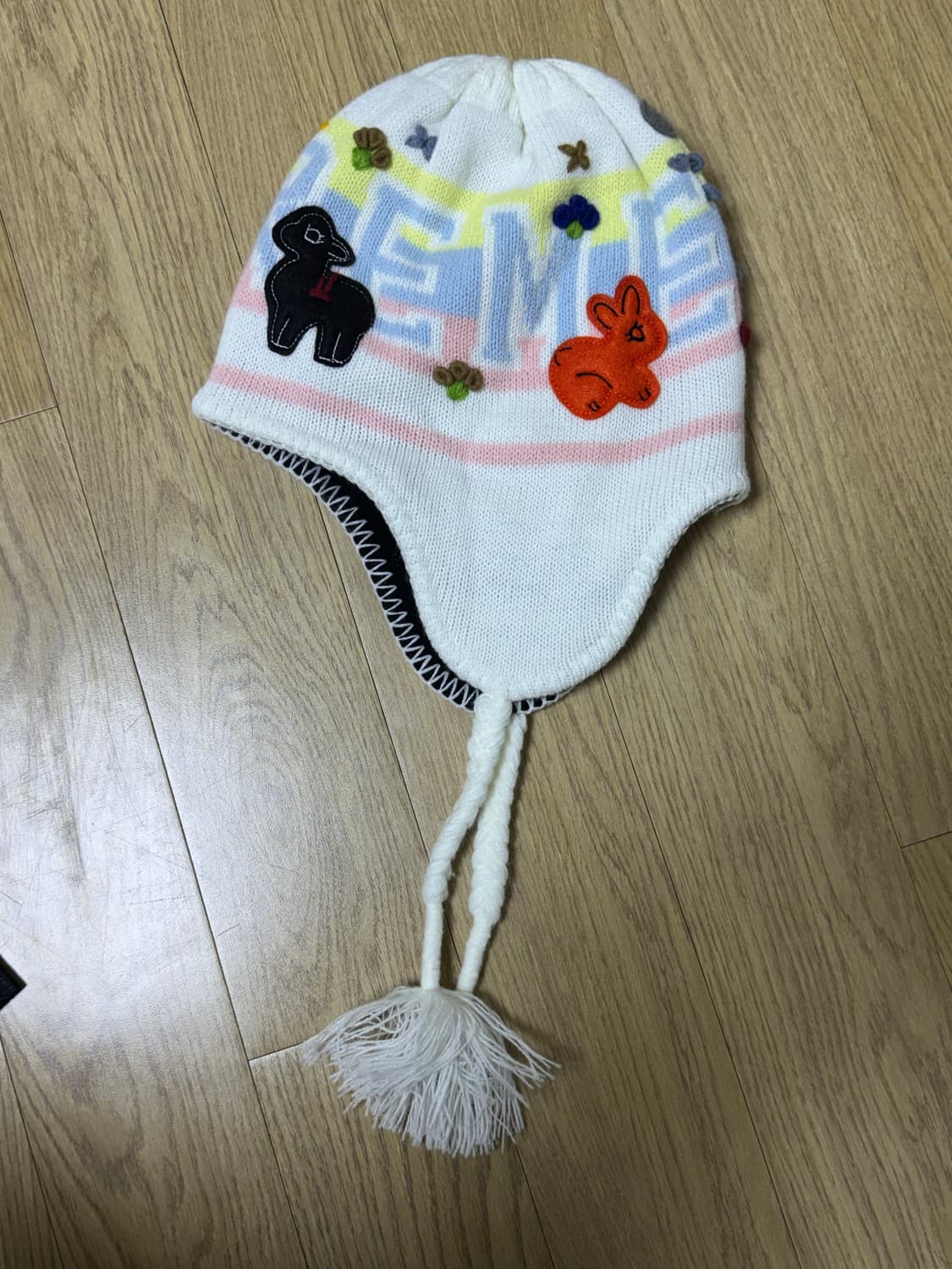 슈프림 펠트 아플리케 이어플랩 비니 화이트 25fw 상품이미지3