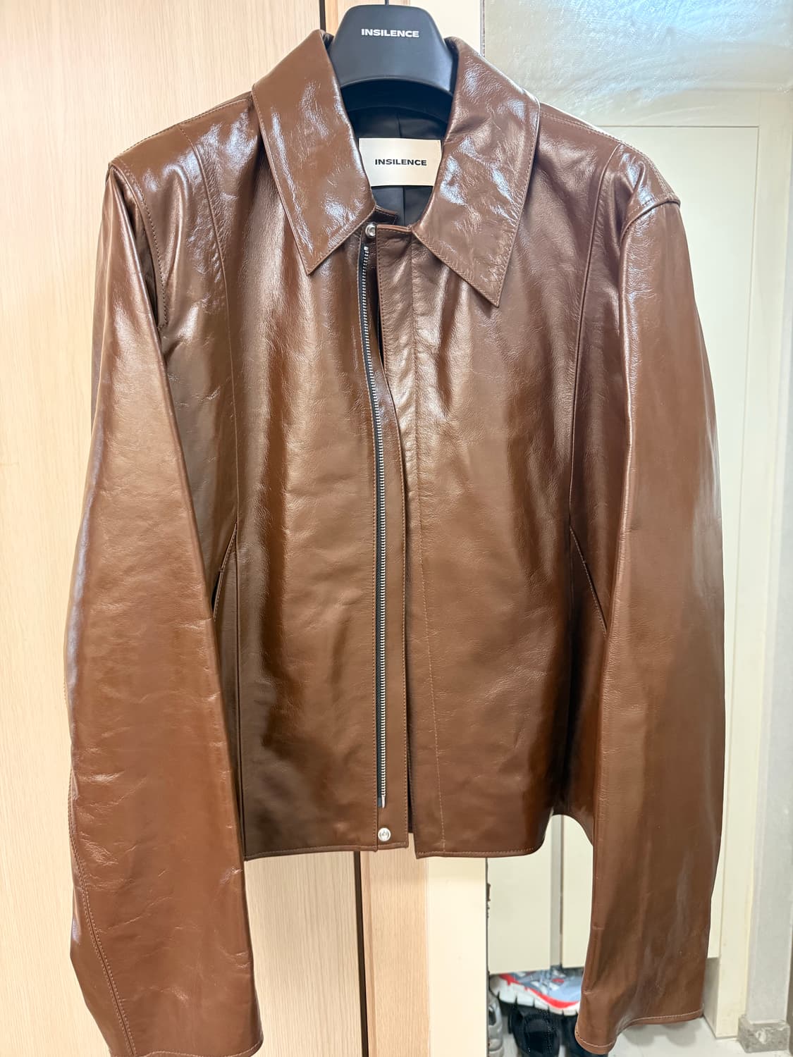 인사일런스 브라운 레더 자켓 유광 새상품급 상품이미지1