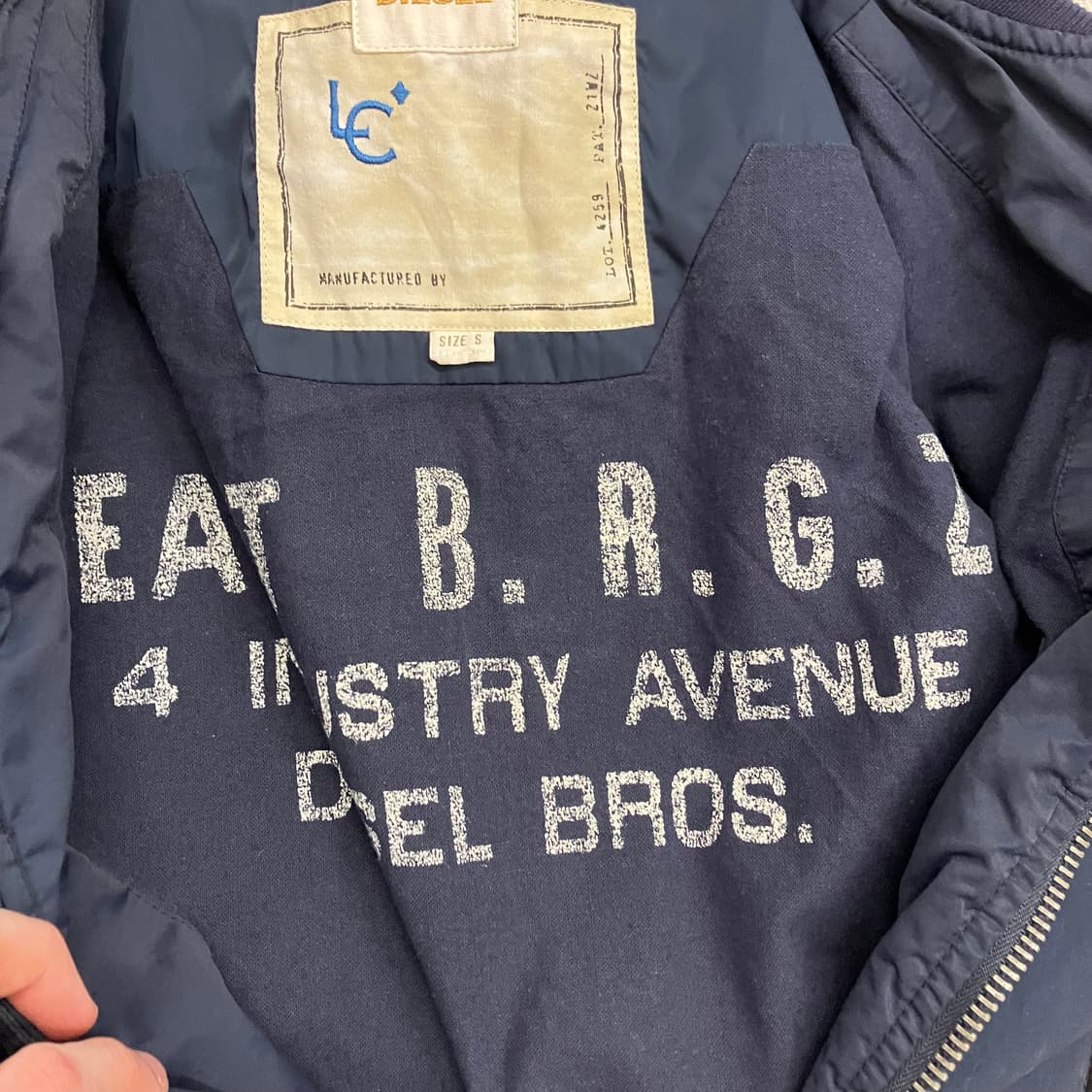 N290 디젤 사선 봄버 자켓 상품이미지4