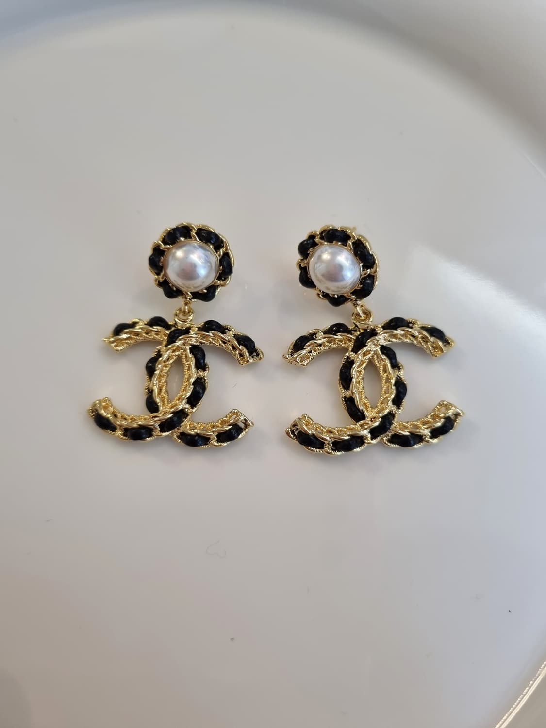 샤넬 업사이클링 금장 체인가죽 드롭 귀걸이 상품이미지2