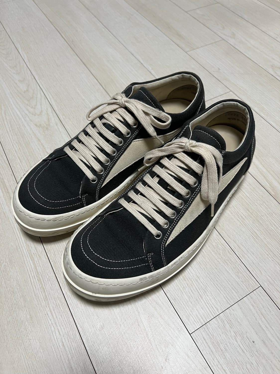 릭오웬스 다크쉐도우 빈티지스니커즈 다크더스트 펄 밀크 화이트 41사이즈 상품이미지1