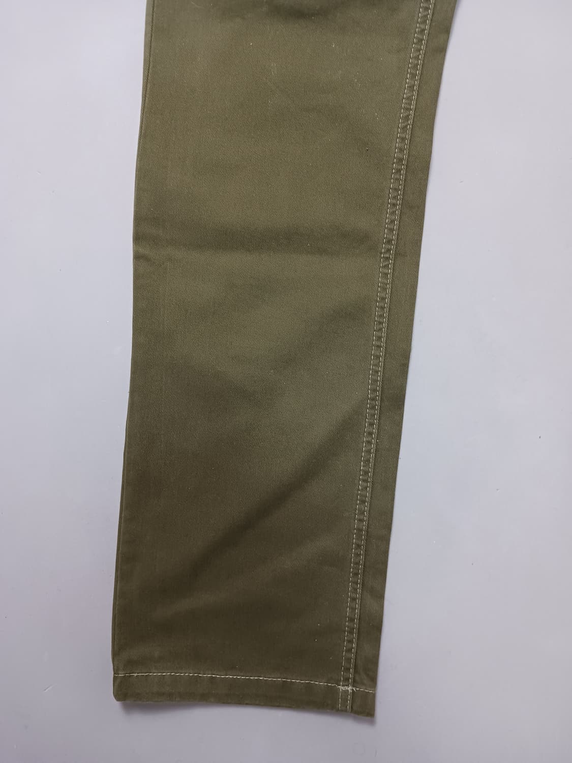 새제품 [34] 슈퍼드라이 슬림2핏 카키 치노 팬츠 상품이미지3