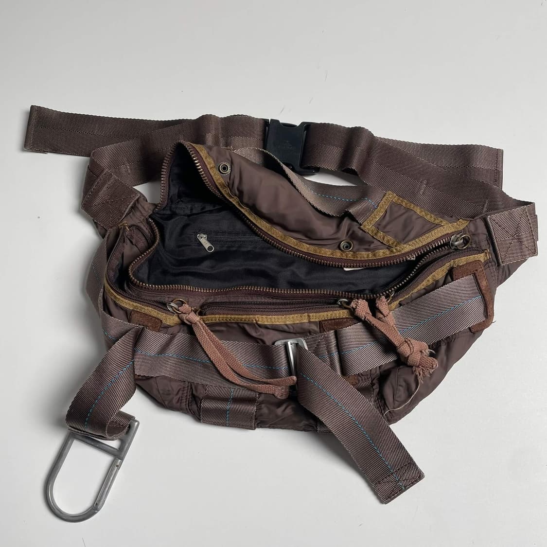 Tough jeansmith 멀티포켓 스트랩 크로스백 상품이미지4