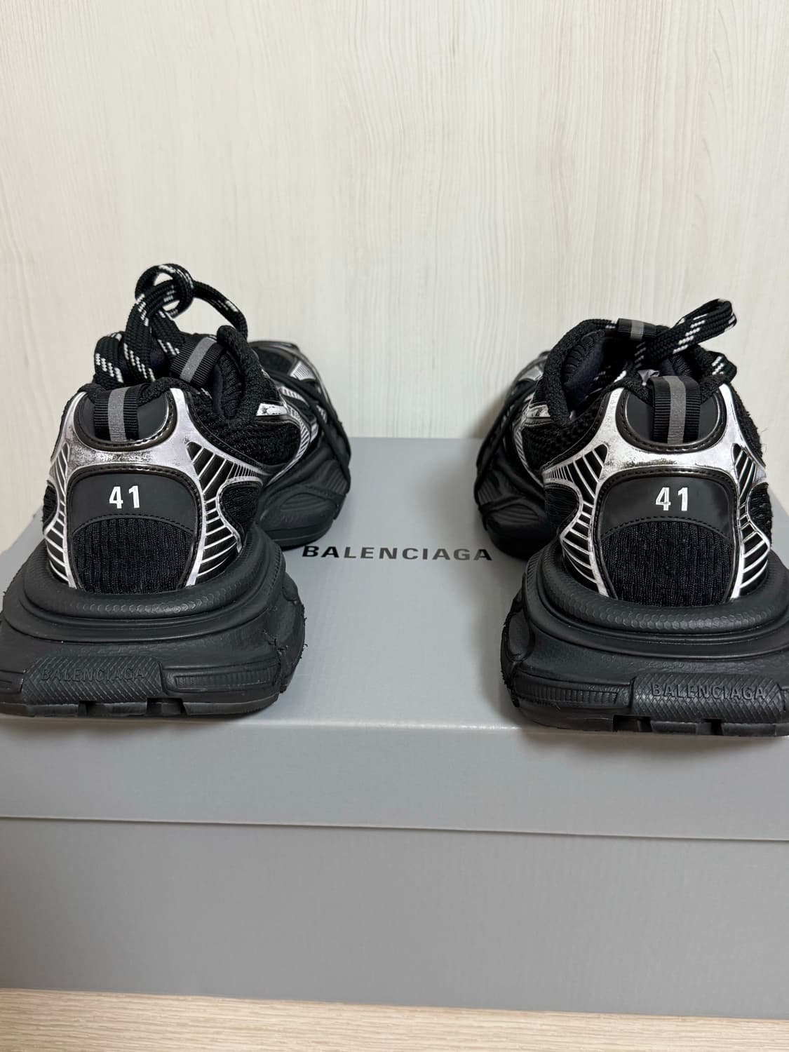 (41) 발렌시아가 3xl 블랙 화이트 밑창보강 새상품급 상품이미지3
