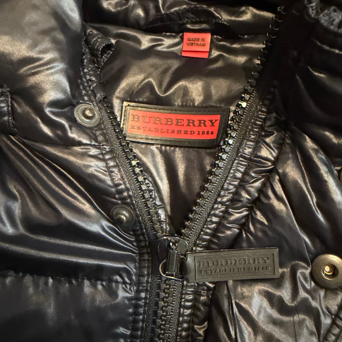 버버리 사이드로고 포켓 구스다운 패딩 상품이미지3