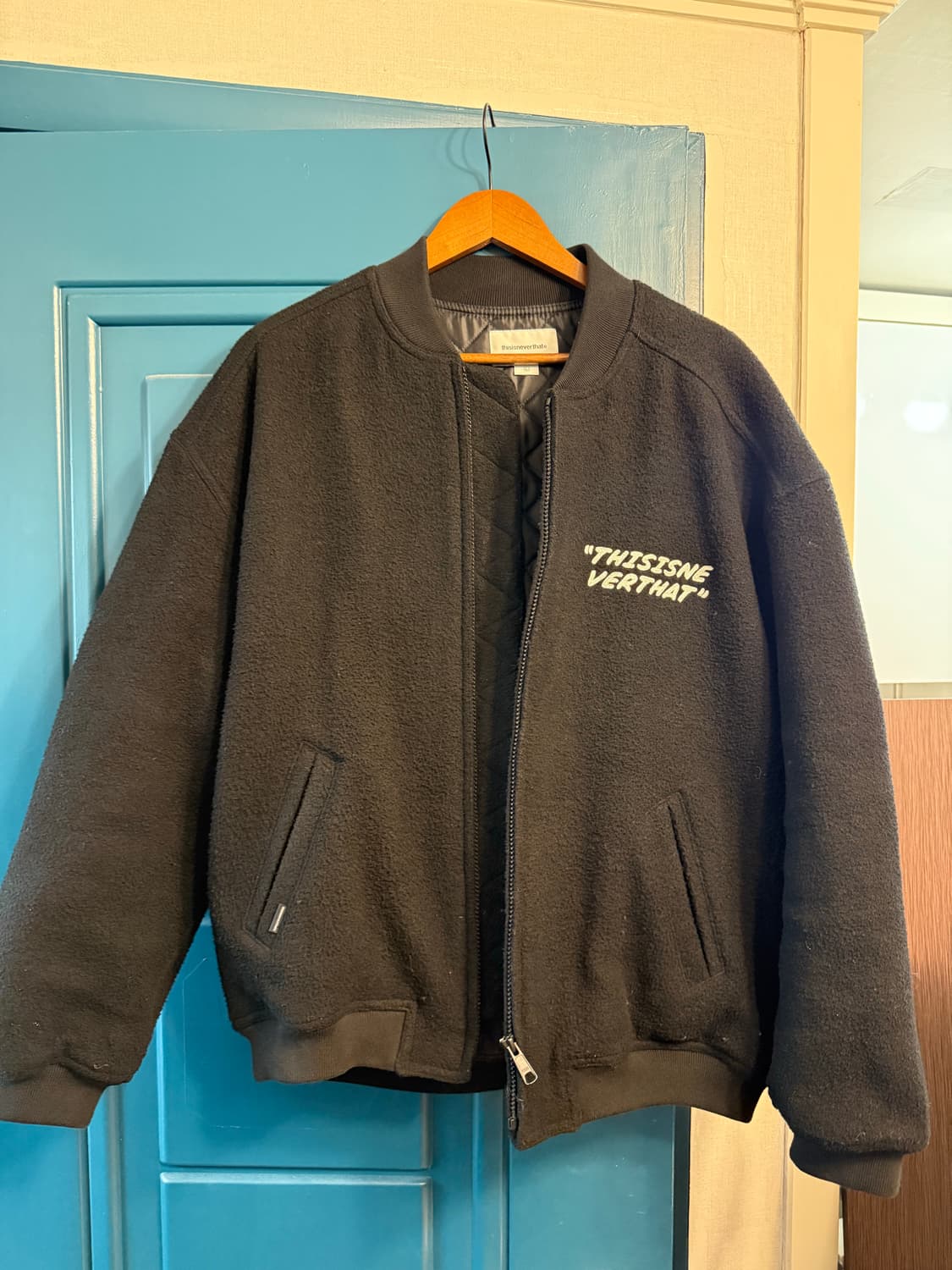 디스이즈네버댓 Old Car Varsity Jacket Black (L) 상품이미지3