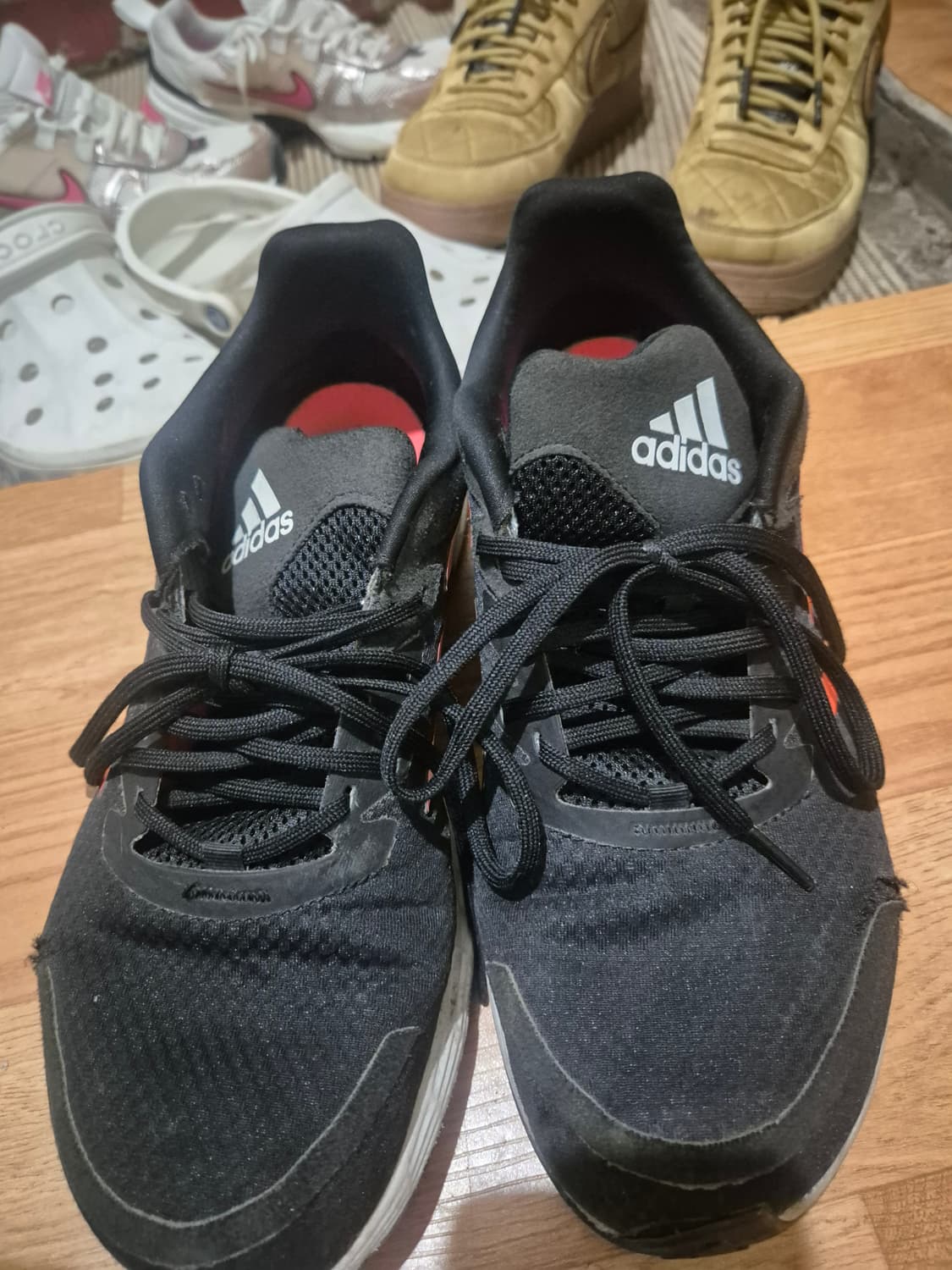 아디다스 검정 운동화 상품이미지1