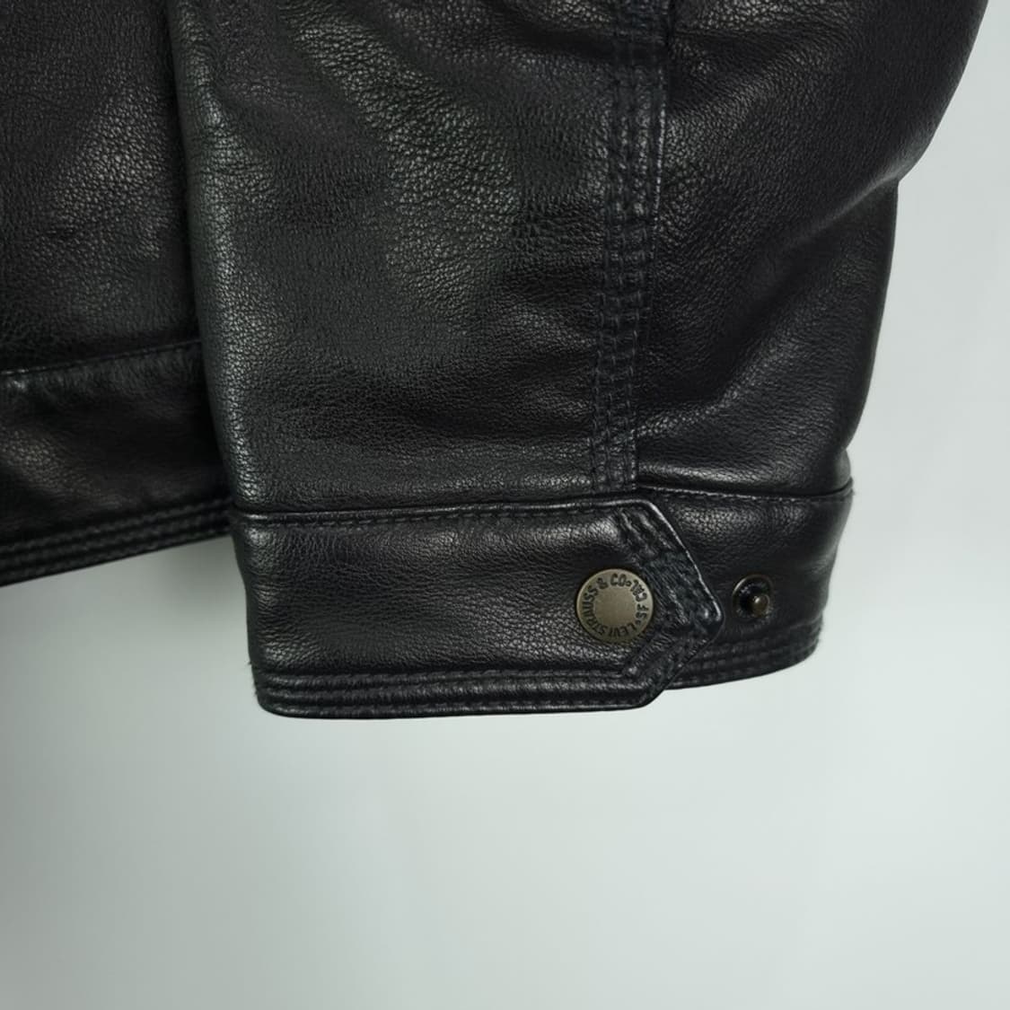 [리바이스] 레더 쉐르파 무스탕 트러커 가죽 자켓 블랙 M18610 상품이미지6