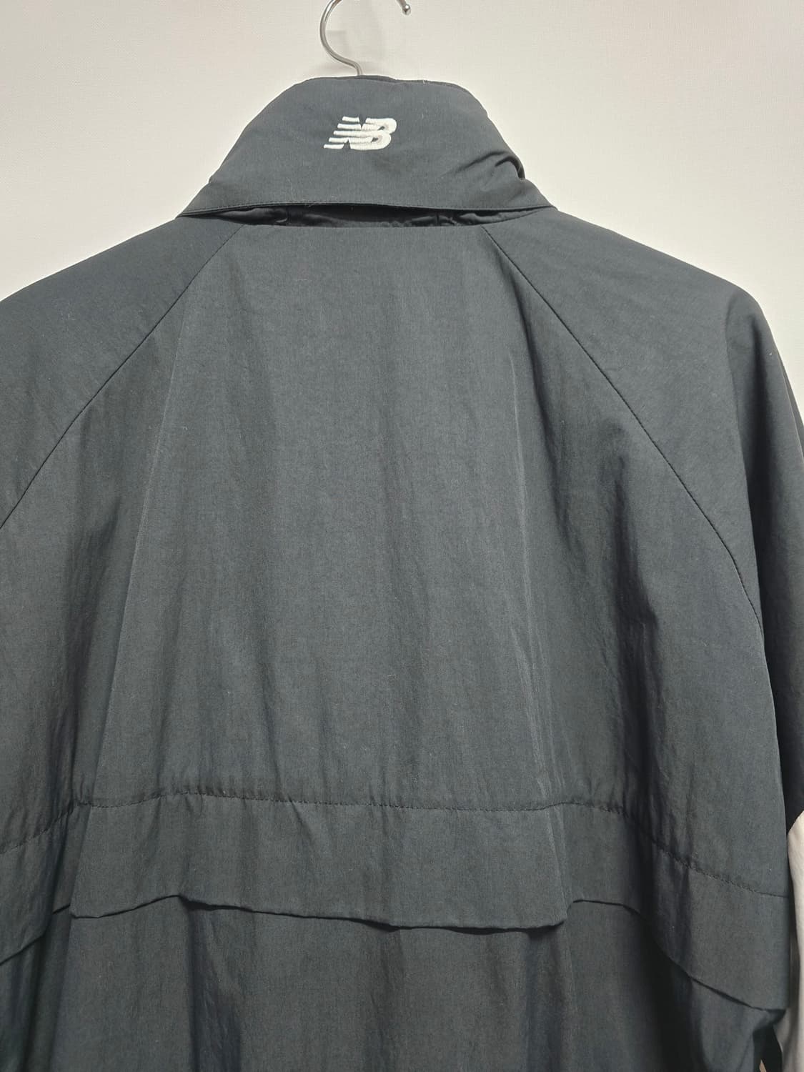 뉴발란스 블랙/화이트 바람막이 자켓 점퍼 상품이미지6