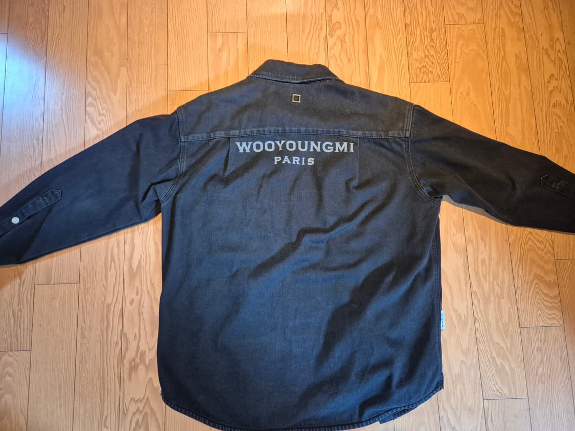우영미 21ss 블랙 백로고 데님셔츠 46사이즈 상품이미지5