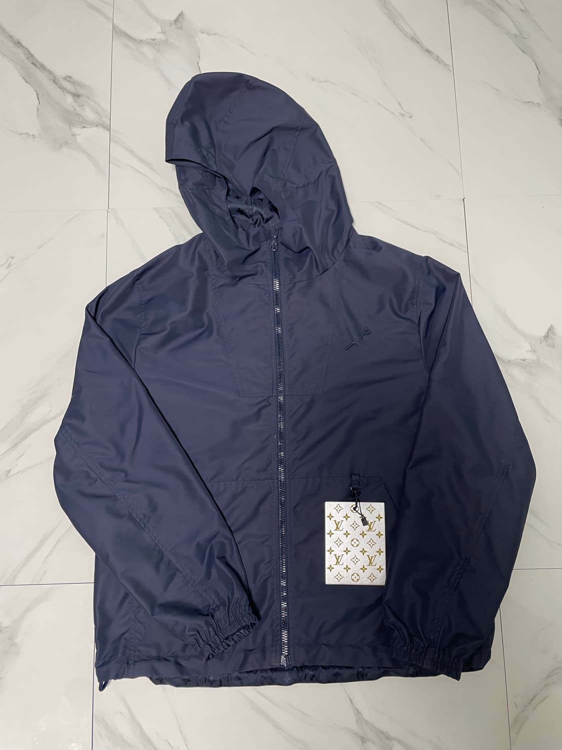루이비통 리버서블 모노그램 윈드브레이커 자켓 48 백화점택 상품이미지3