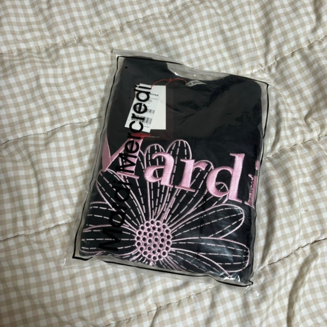 마르디메크르디 맨투맨 블랙/핑크 상품이미지1