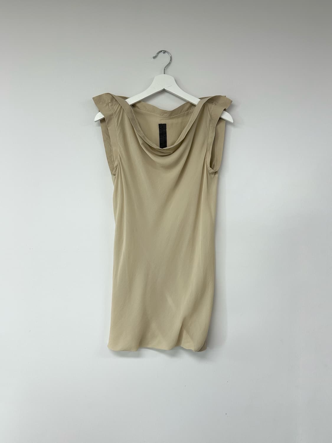 릭오웬스 카울넥 슬리브리스 실크 탑 상품이미지1