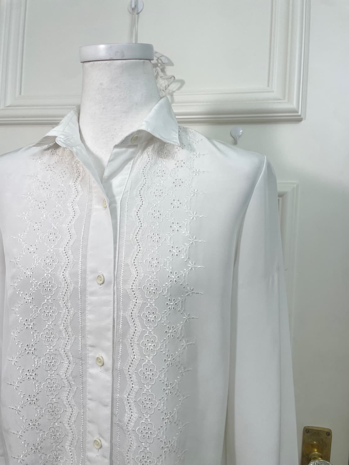 white flower embroidery collar blouse 상품이미지7
