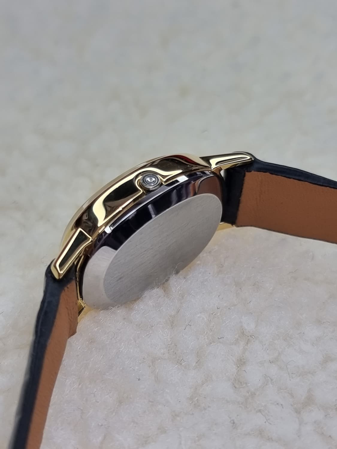 오메가 드빌 빈티지 오벌 샴페인 선레이 다이얼 쿼츠 여성시계 상품이미지3