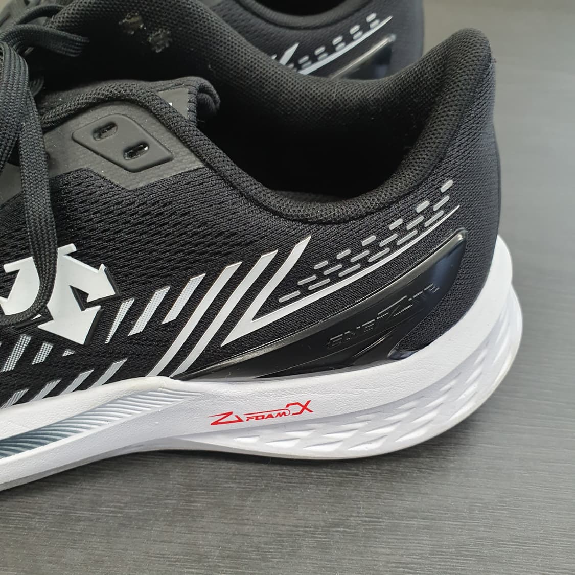 데상트 에너자 런닝 운동화 280cm 상품이미지5