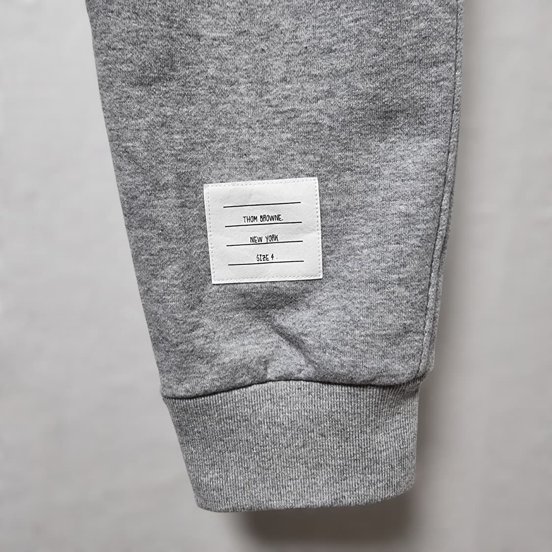 톰브라운 클래식 4바 스트라이프 스웻 팬츠 4 상품이미지4