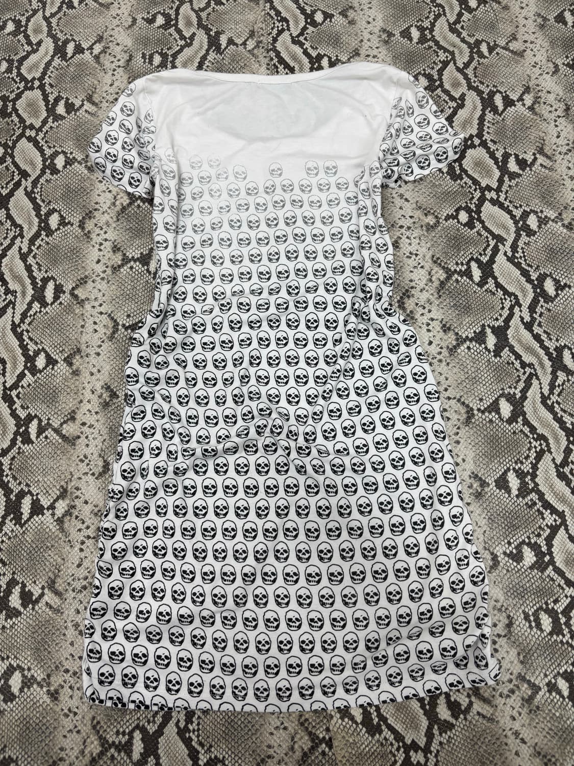 “Garnet” Kitsch Mood Skull Long Tee 상품이미지6
