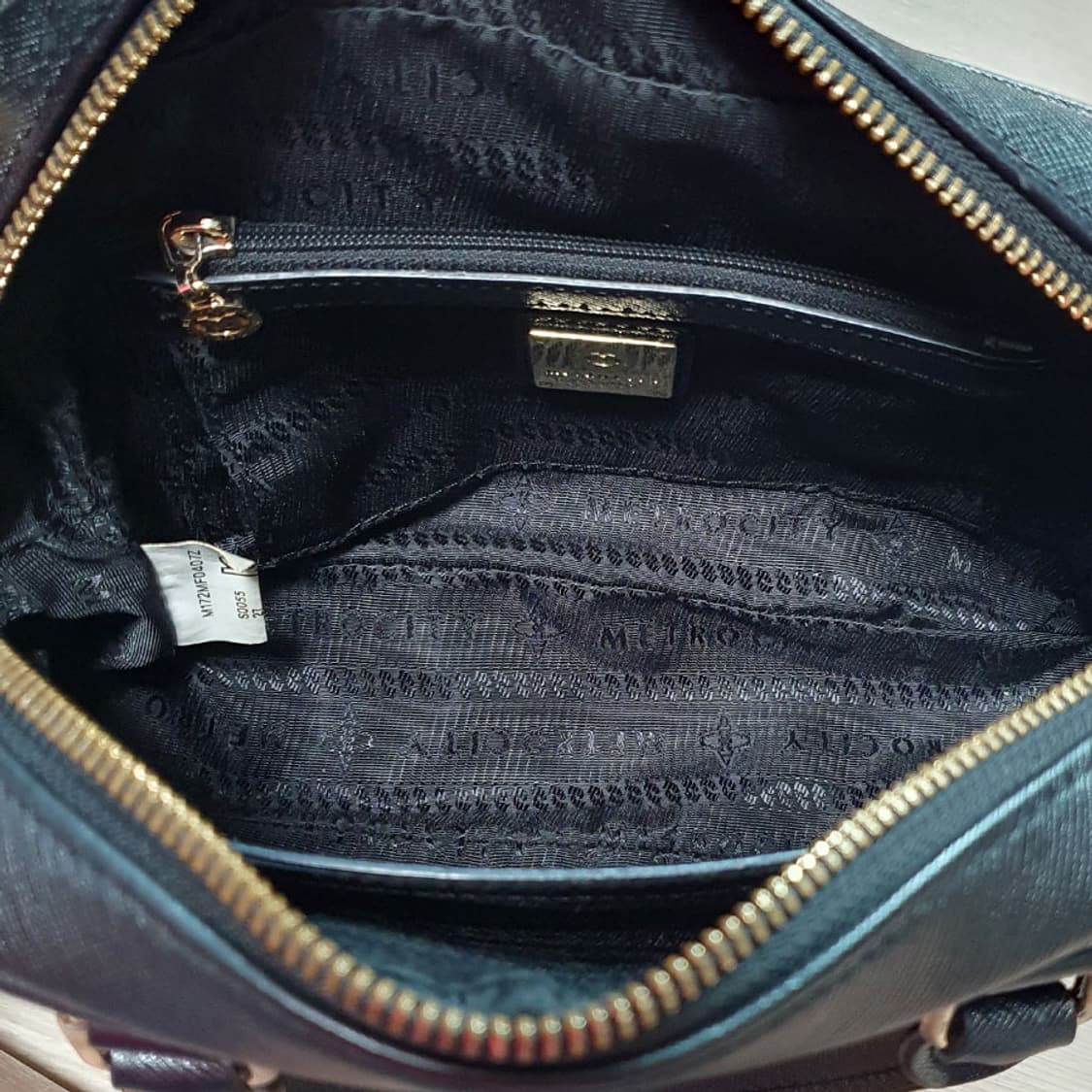 메트로시티 태슬장식 체인 사각 크로스백 중고 가방 은피아노 상품이미지3