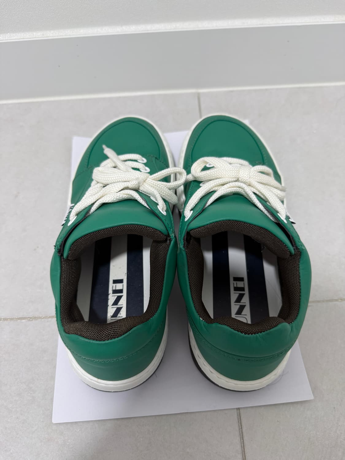 써네이 39사이즈 그린 팝니다 상품이미지6