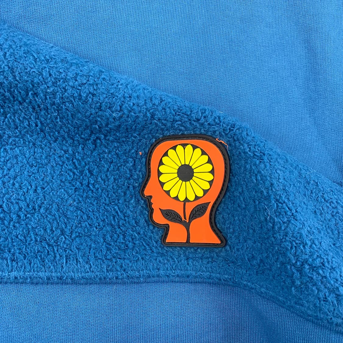 브레인데드 절개 디테일 블루 맨투맨 (95) 상품이미지3