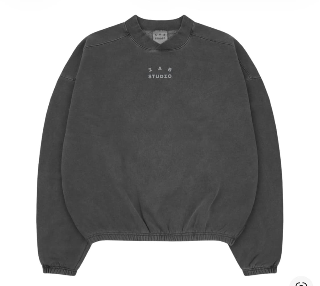 아이앱 스튜디오 피그먼트 크루넥 블랙 맨투맨 스웨트셔츠 상품이미지1