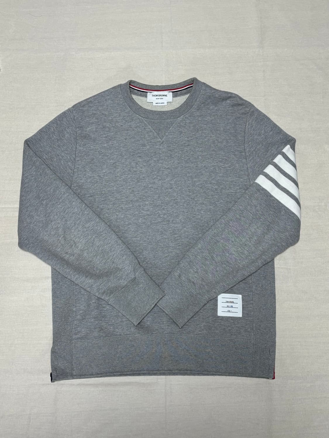 톰브라운 사선완장 맨투맨 [4] 상품이미지1