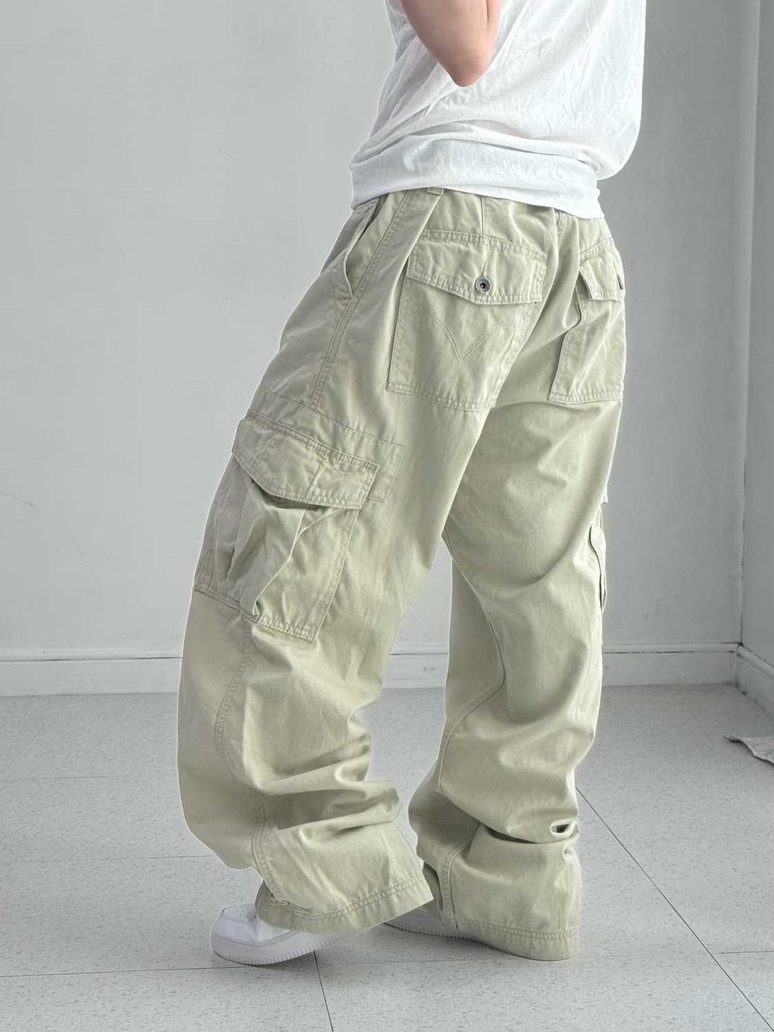 리바이스 라이트 베이지 카고팬츠 상품이미지3
