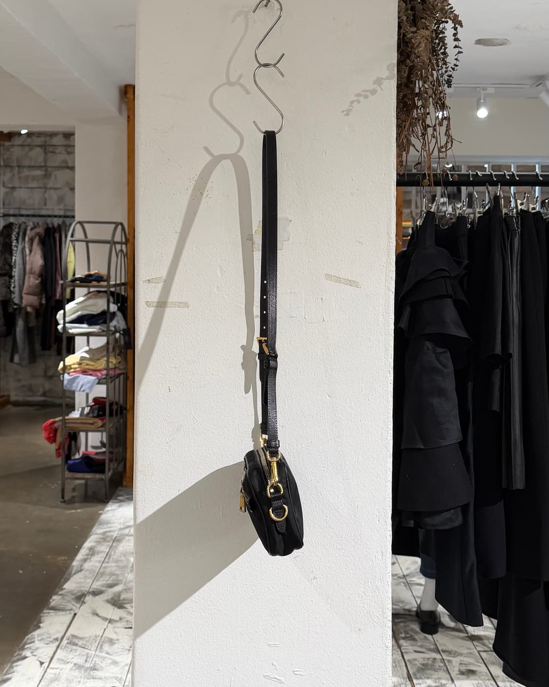 프라다 블랙 테수토 나일론 사피아노 크로스바디 백 상품이미지3