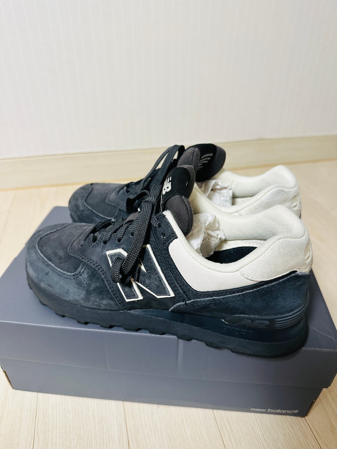 뉴발란스 준야 와타니메 574 블랙 스웨이드 스니커즈 상품이미지2