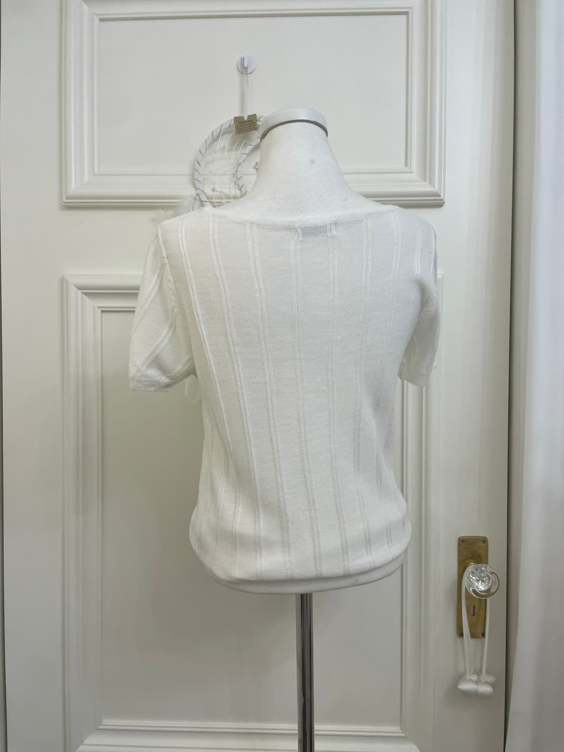 white pearl point half knit top(size-L) 상품이미지3