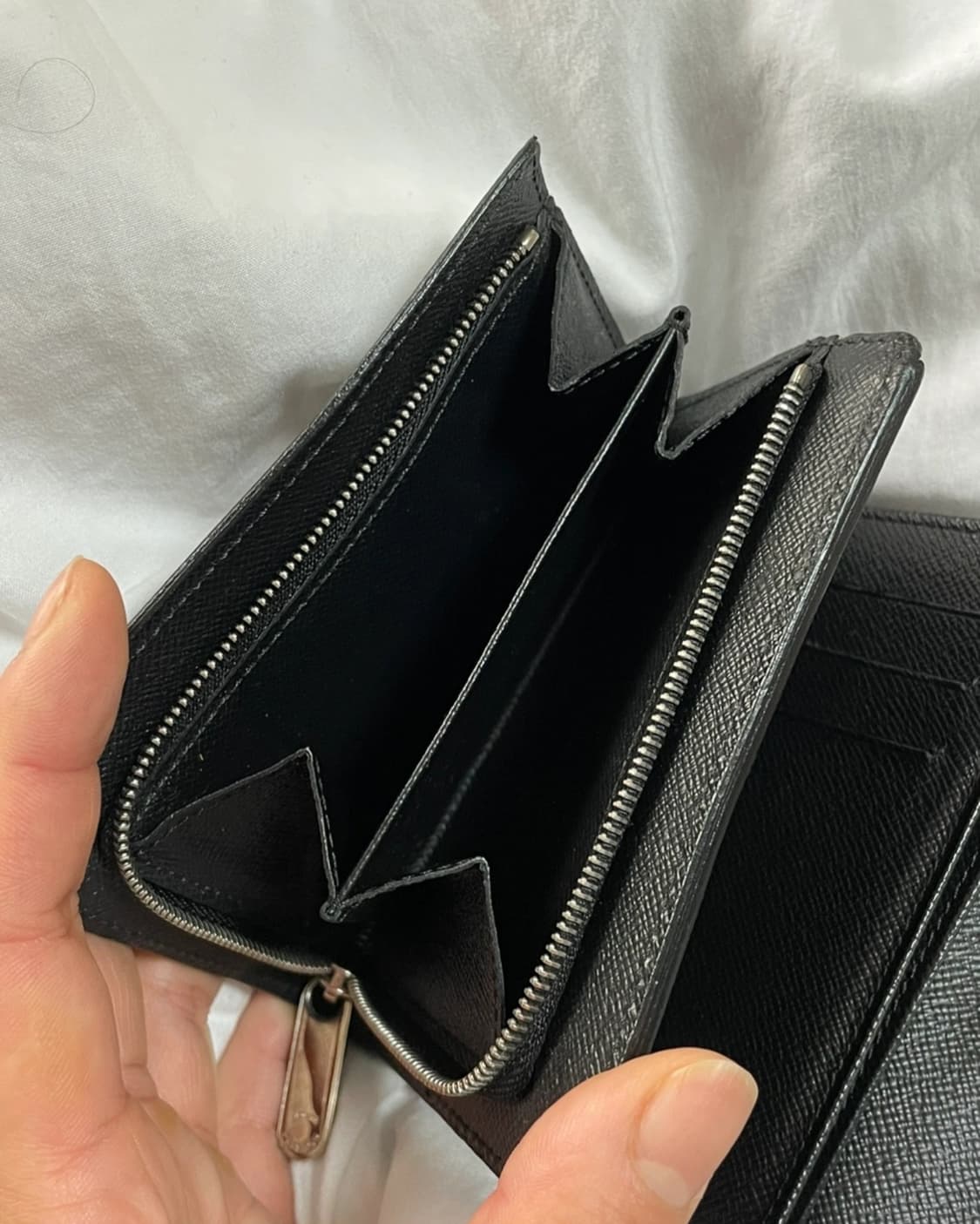정품 루이비통 에피 코알라 중지갑 블랙 상품이미지5